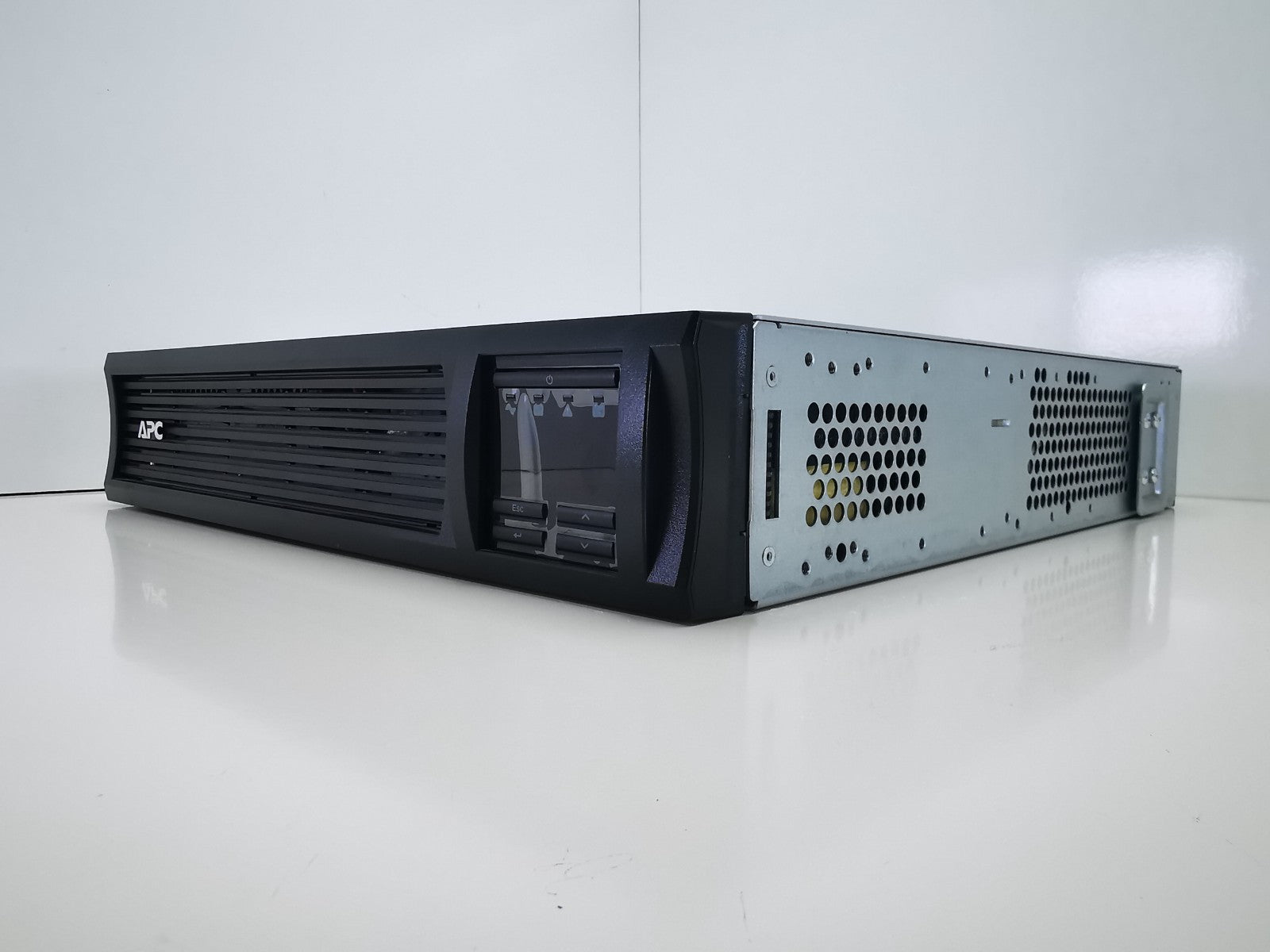 APC SMT1000RMI2UC Rackmountable UPS - Batteries Not Included