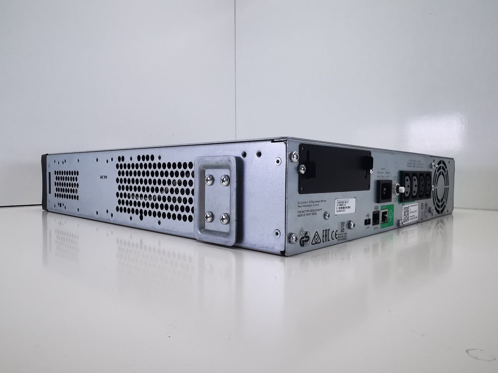 APC SMT1000RMI2UC Rackmountable UPS - Batteries Not Included