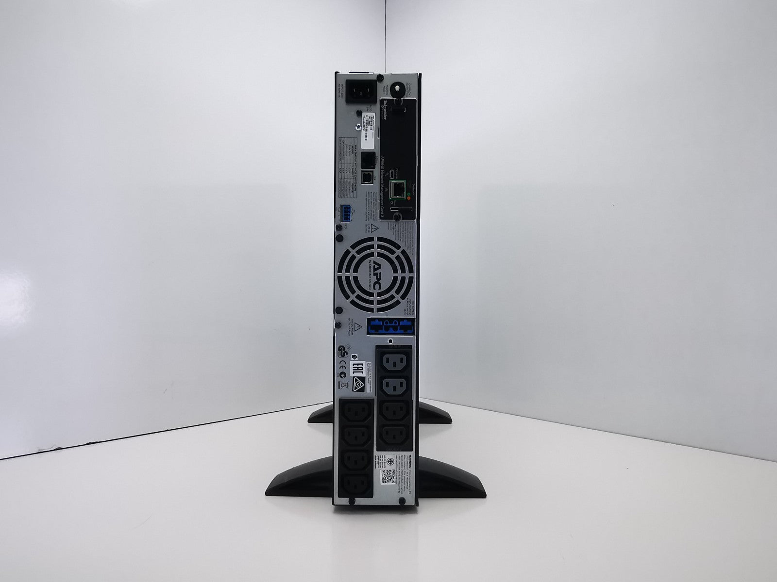 APC SMX1000i Floor Standing UPS - Batteries Incuded
