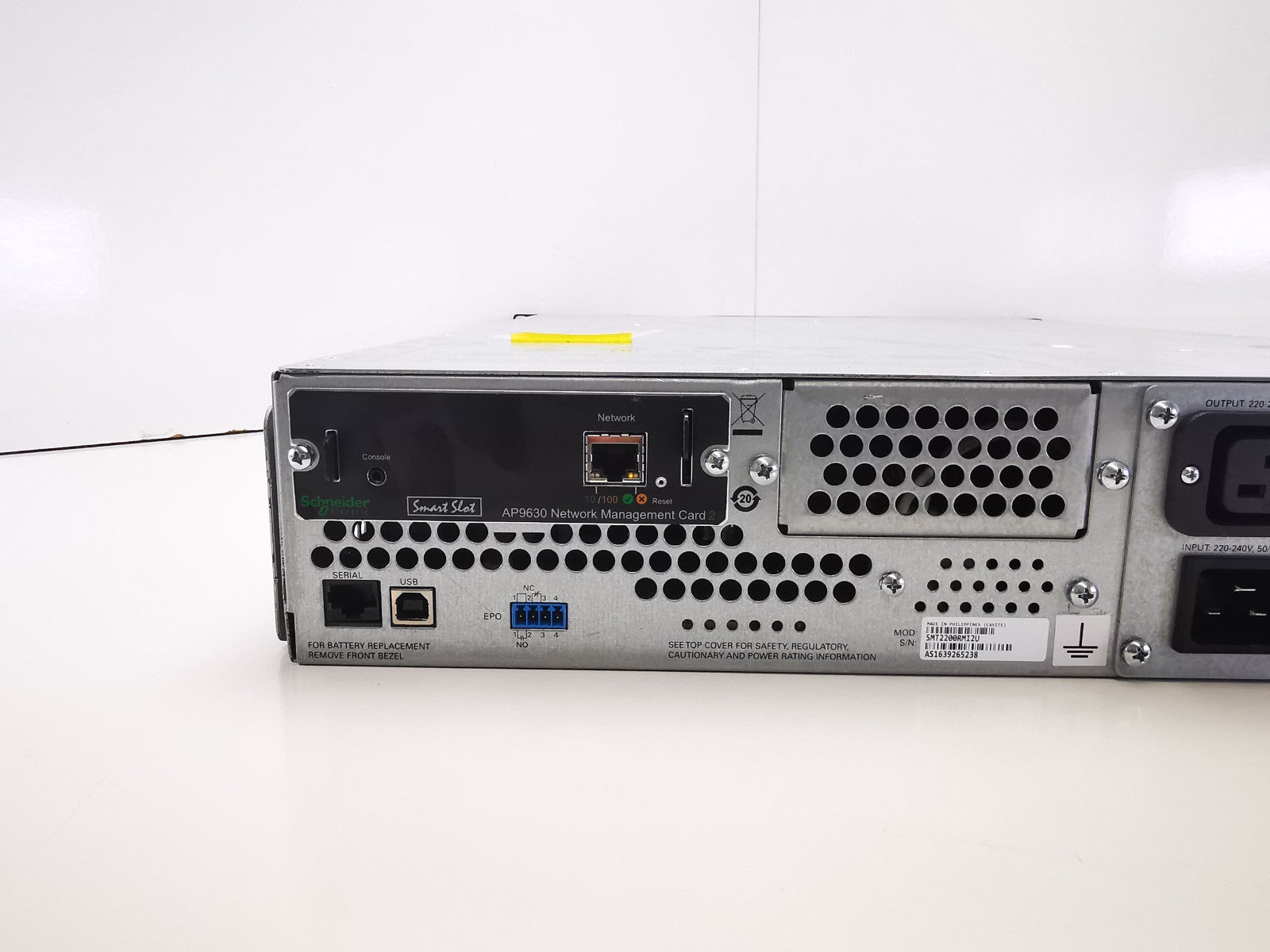 APC SMT2200RMI2U Rackmounted UPS - Batteries Included