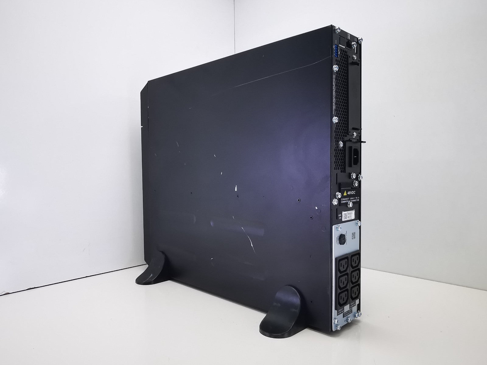 APC SRT1000XLI Floor Standing UPS - Batteries Included