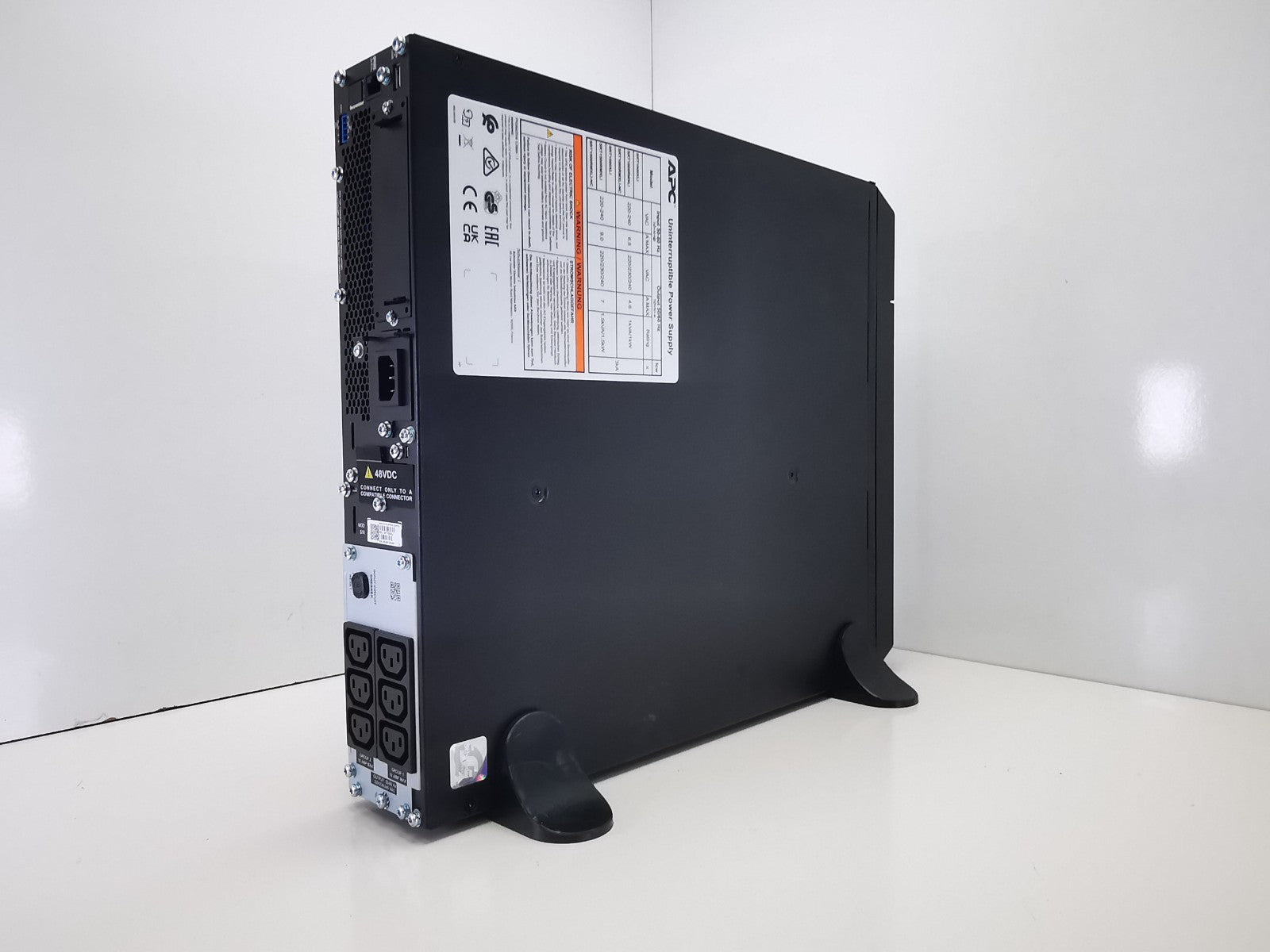 APC SRT1000XLI Floor Standing UPS - Batteries Included
