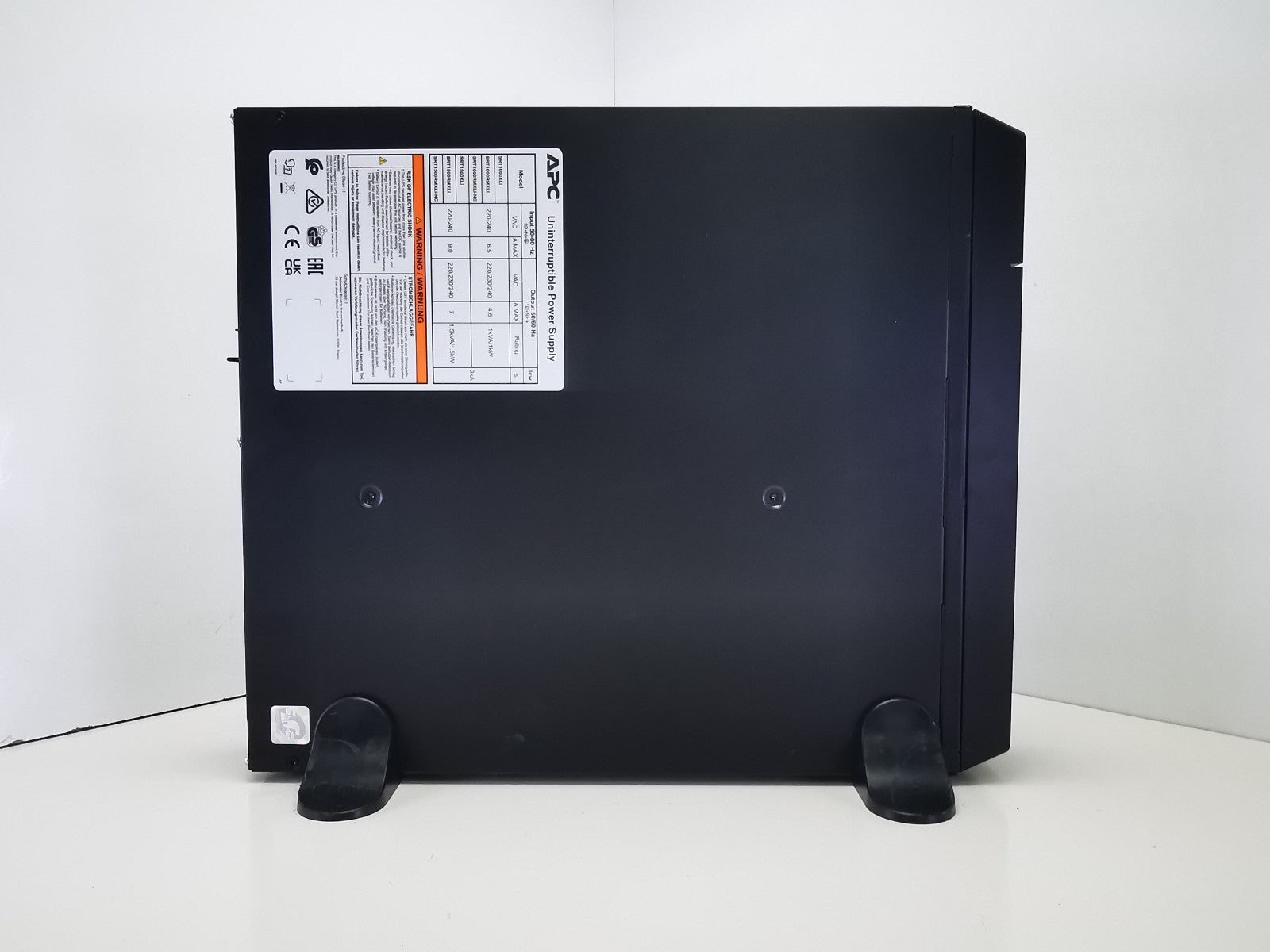 APC SRT1000XLI Floor Standing UPS - Batteries Included