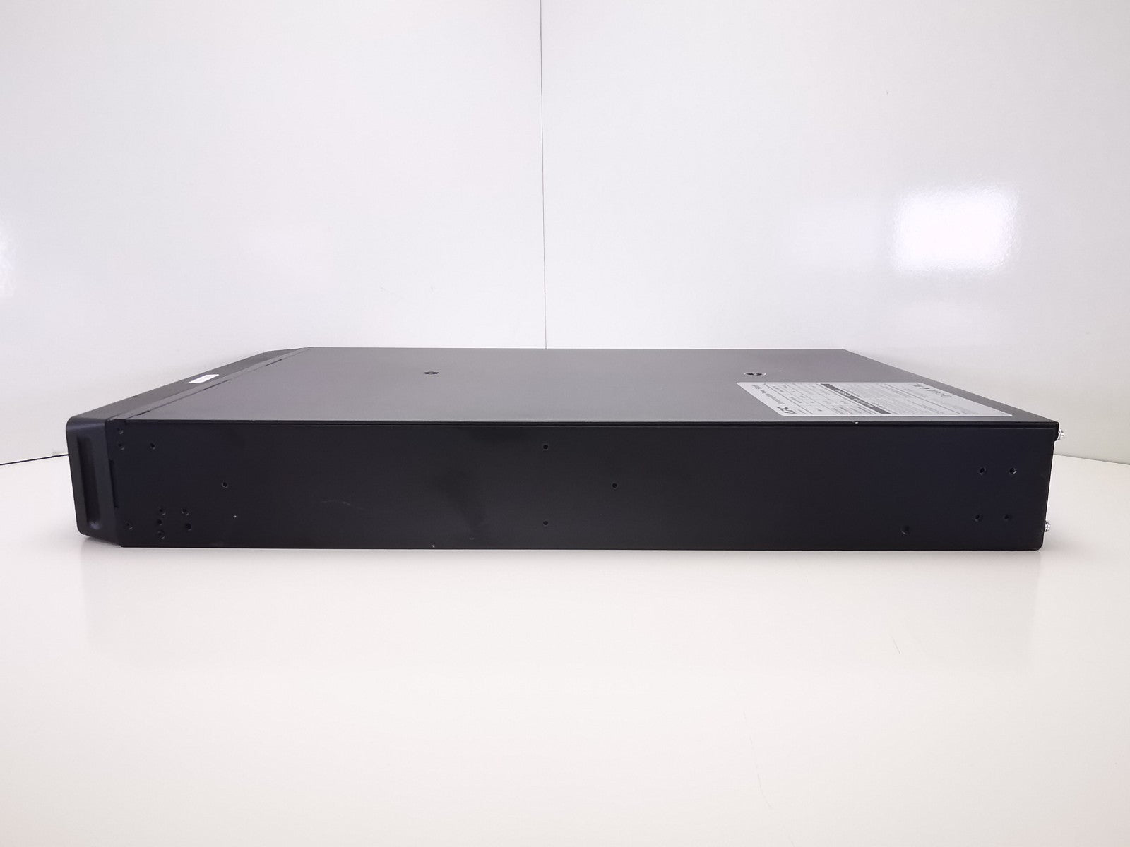 APC SRT3000XLI Rack Mounted UPS - No Batteries/Rack Mounts Included