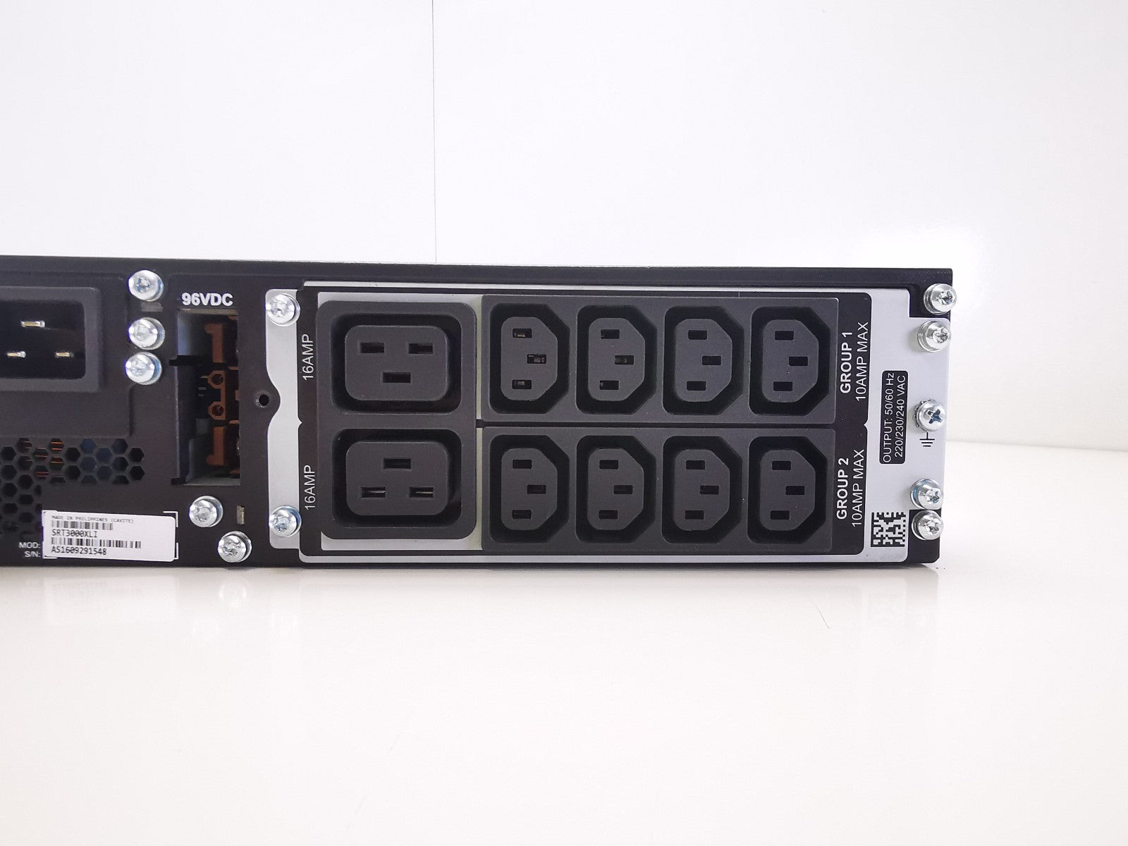 APC SRT3000XLI Rack Mounted UPS - No Batteries/Rack Mounts Included