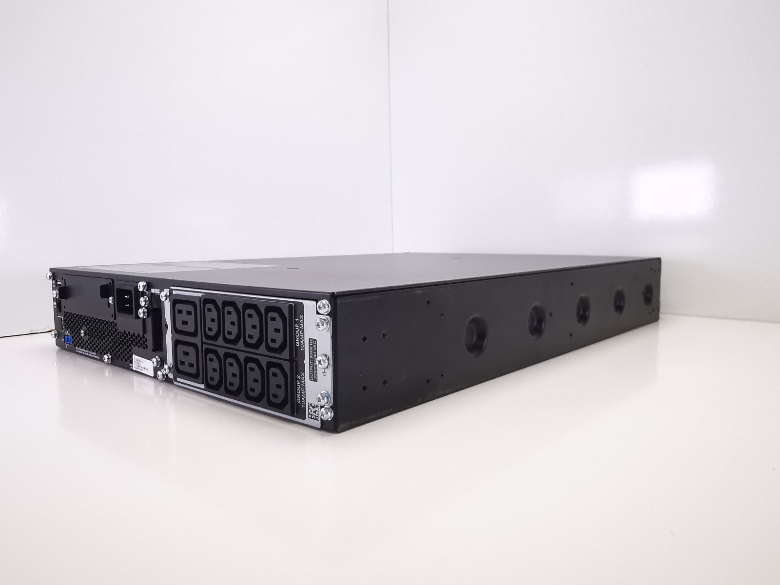 APC SRT3000XLI Rack Mounted UPS - No Batteries/Rack Mounts Included