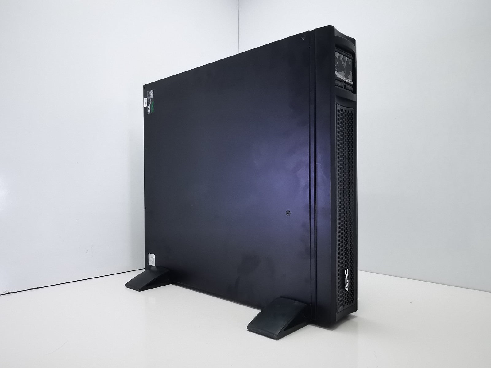 APC SMX1000i Floor Standing UPS - Batteries Incuded